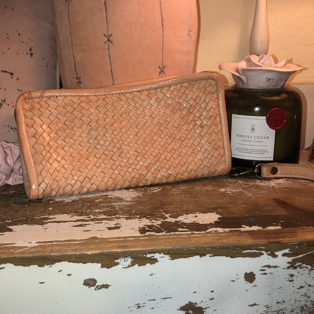 Wallet / wristlet